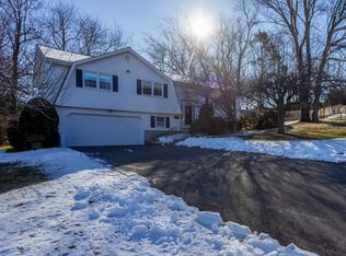 156 Westwood Dr, Wethersfield, CT 06109