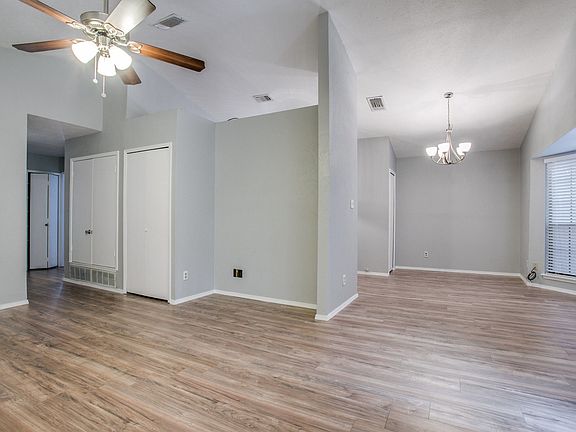 3rd image of 5517 Heathercrest Dr