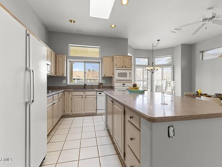 15704 W Sentinel Dr — Photo 6