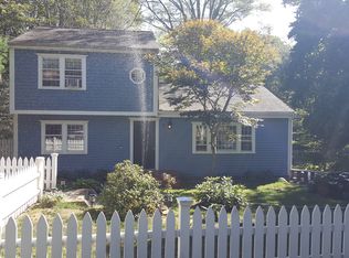 7 Elm Ln, Mashpee, MA 02649