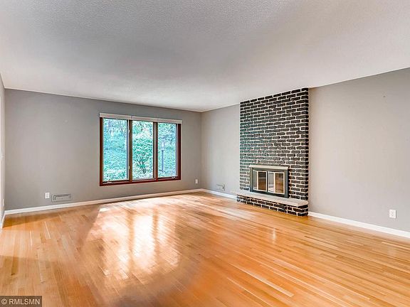 5th image of 160 Birnamwood Dr