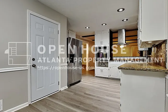 2755 Hickory Cir — Photo 7