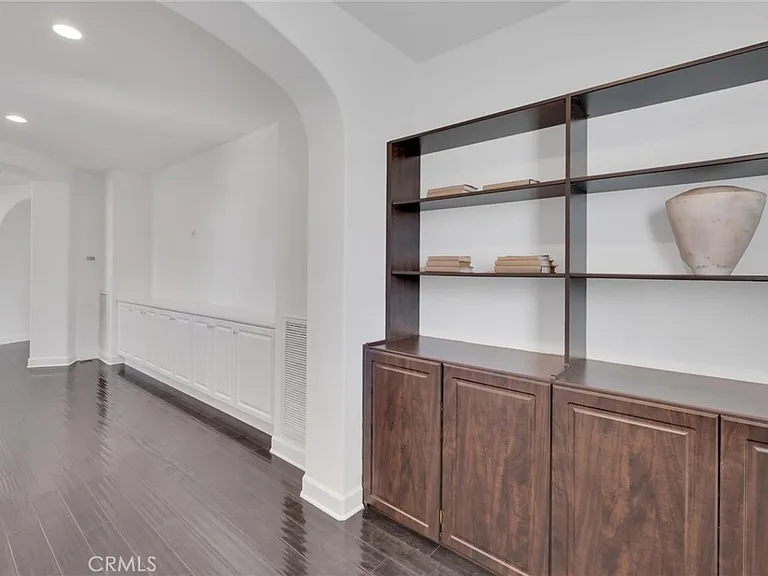 510 E Viewcrest Dr — Photo 32