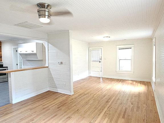 2nd image of 907 Berkeley St
