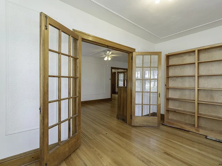 110 Hollywood Ave #1 — Photo 15
