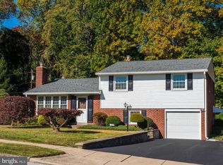 104 Beechtree Dr, Broomall, PA 19008
