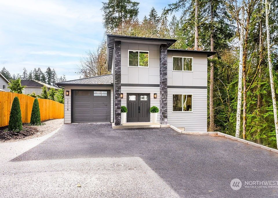 1st image of 12118 61st Avenue Ct