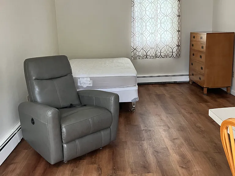 563 Riverside Dr #2 — Photo 4
