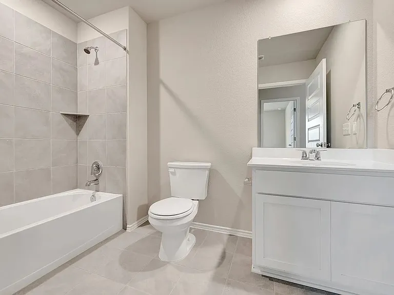 4509 Lava Island Dr — Photo 2