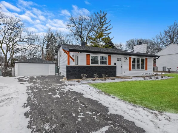 7622 Deerfield Ave, Woodridge, IL 60517