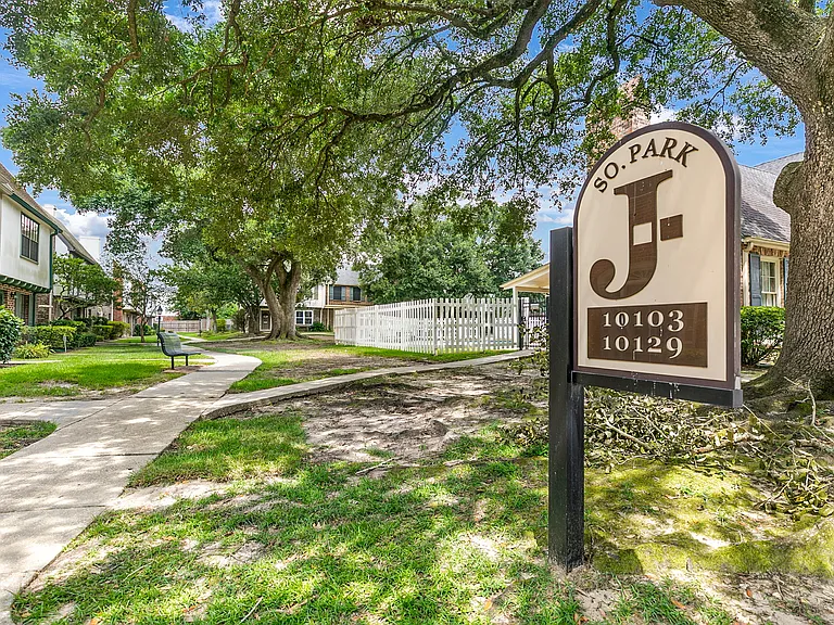 10111 Jefferson Hwy — Photo 15