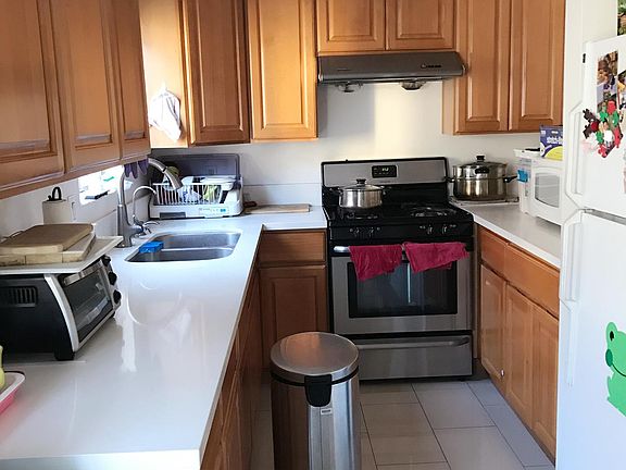 3rd image of 448 S Garfield Ave APT F