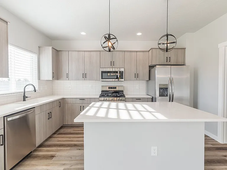 2640 N Silver Wolf Ave — Photo 16