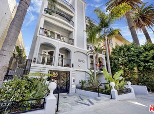 11952 Montana Ave APT 303, Los Angeles, CA 90049