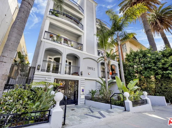 11952 Montana Ave APT 303, Los Angeles, CA 90049