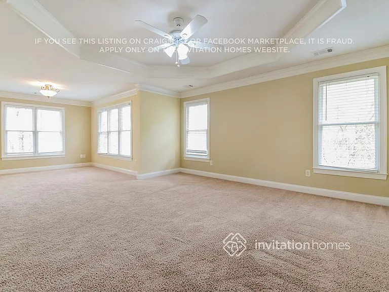 660 Brittany Manor Ln — Photo 13