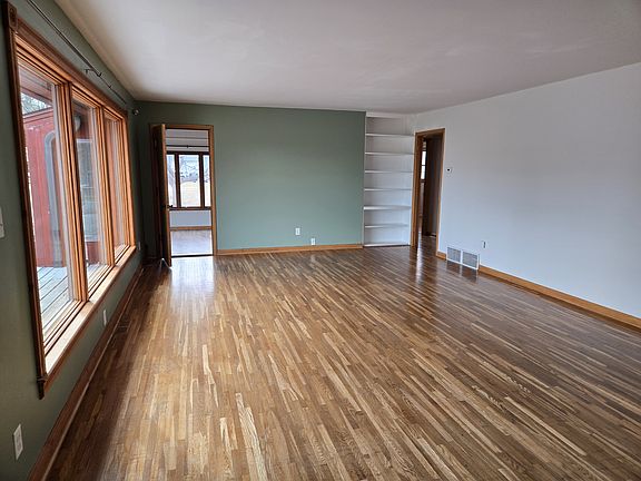 3rd image of 4409 Hickory St