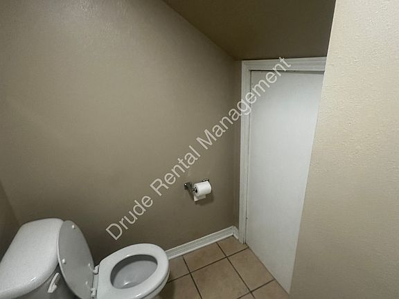 3rd image of 14018 Virginia Dr APT 2