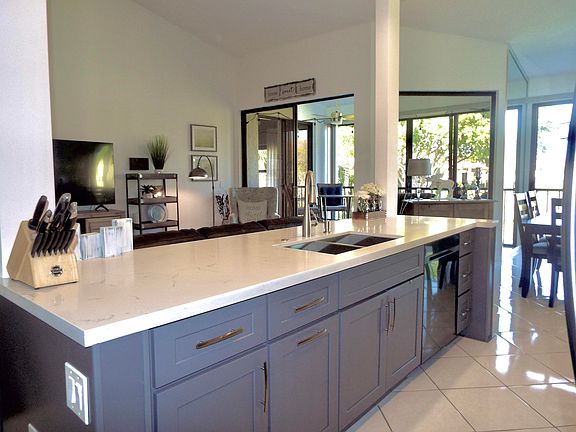 5th image of 9565 Medici Ln