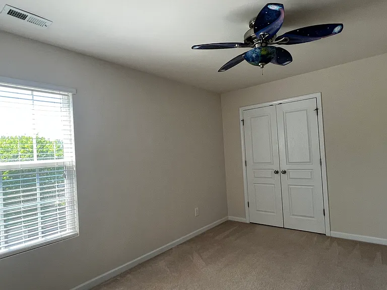 416 Charleville Ct — Photo 41