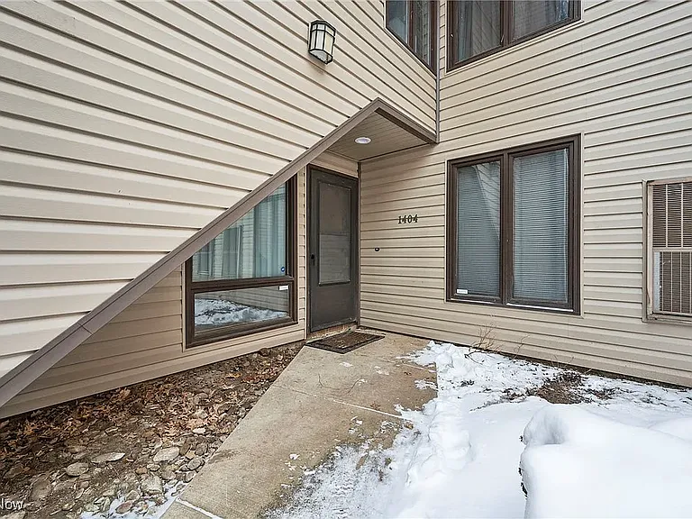 1404 Cleveland Heights Blvd — Photo 4