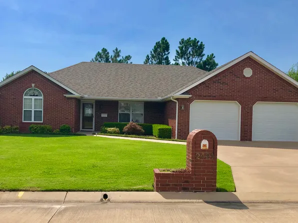 2421 Cedar Ct, Miami, OK 74354