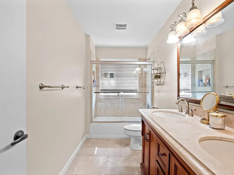 18142 NW 15th Ct #18142 — Photo 19