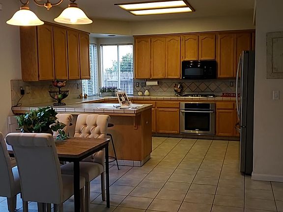 3rd image of 2174 Burlwood Dr