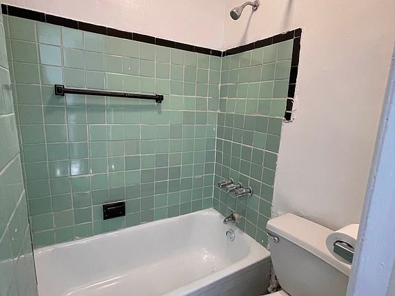 5th image of 219 E 3rd St #8B