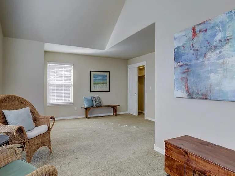 3177 Geneva Ct — Photo 13