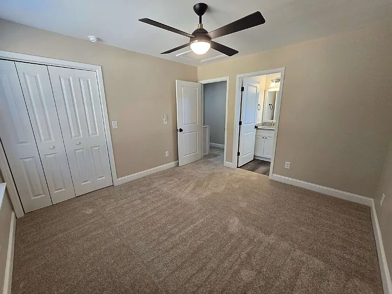 402 Giles St #B — Photo 24