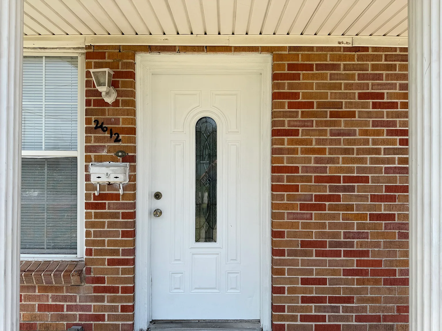 3 bed, 1200 sqft, $1,600 — Photo 2
