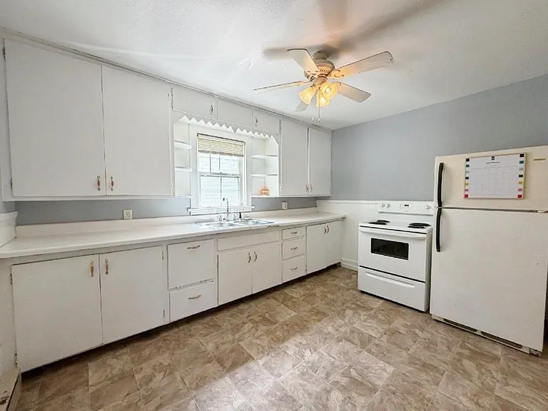 616 W Hamilton St — Photo 4