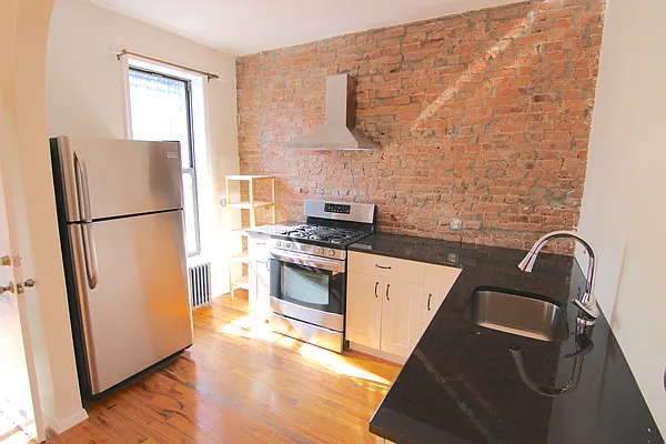 Rented by New Amsterdam Realty Group | media 7