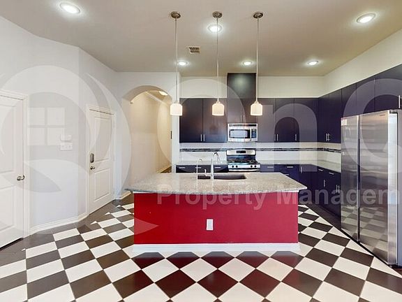 4th image of 412 Plumwood Way
