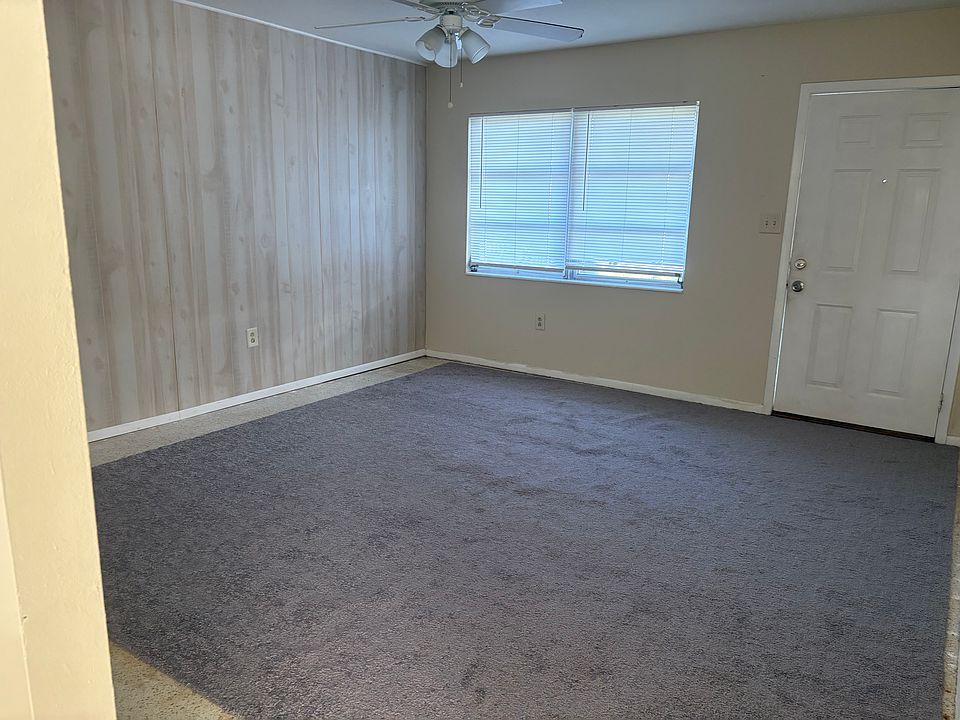 2nd image of 3259 6th St