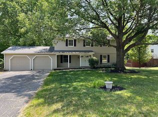 29 Lansdowne Ln, Carmel, IN 46033