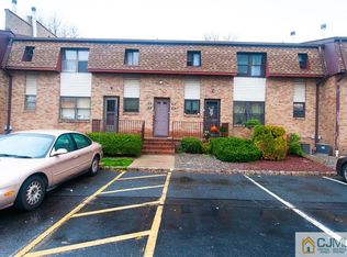 305 N Oaks Blvd, North Brunswick, NJ 08902