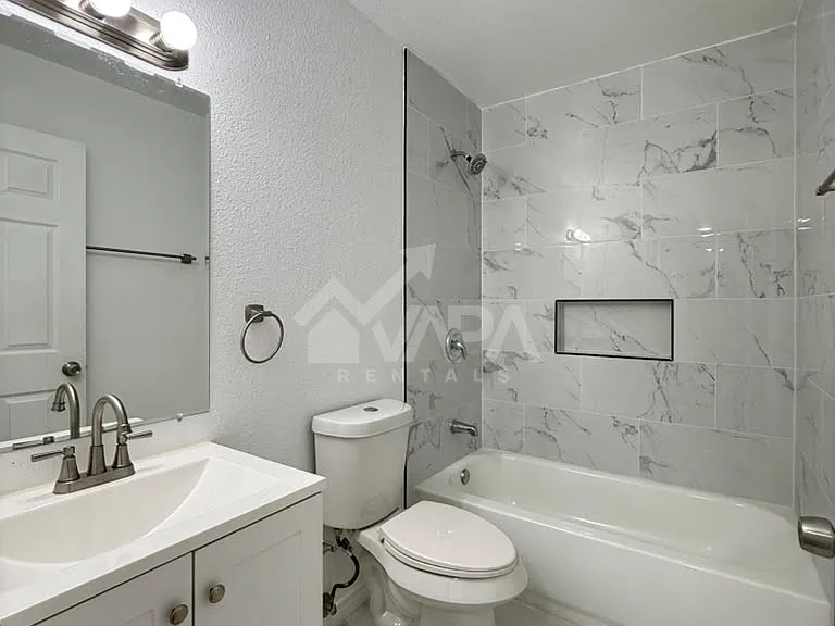 8007 Lake Frst — Photo 14
