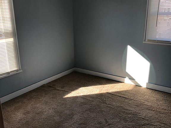 5th image of 215 Morton Ave