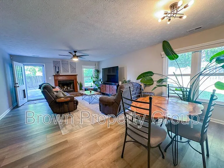 5813 Bacarro Pl — Photo 24