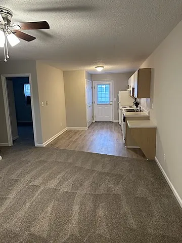 2 bed, 745 sqft, $995 — Photo 3