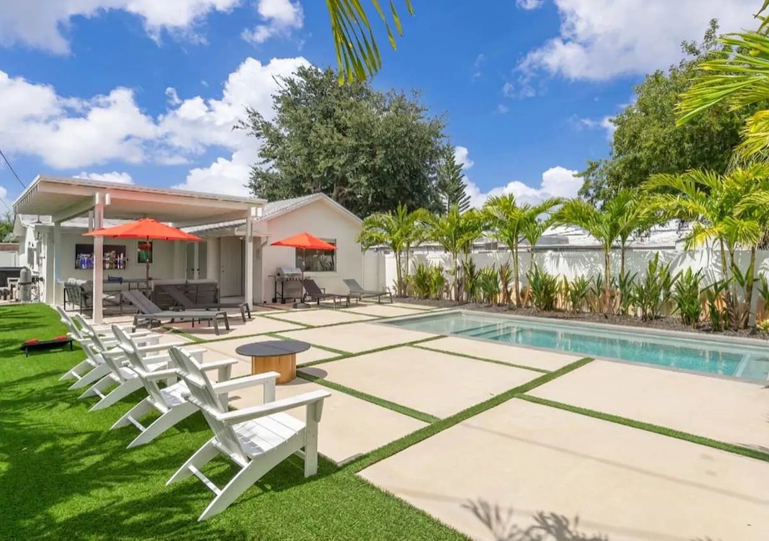Heated Pool 4BR Sleeps 12 6 Min to Dania Beach — Photo 2