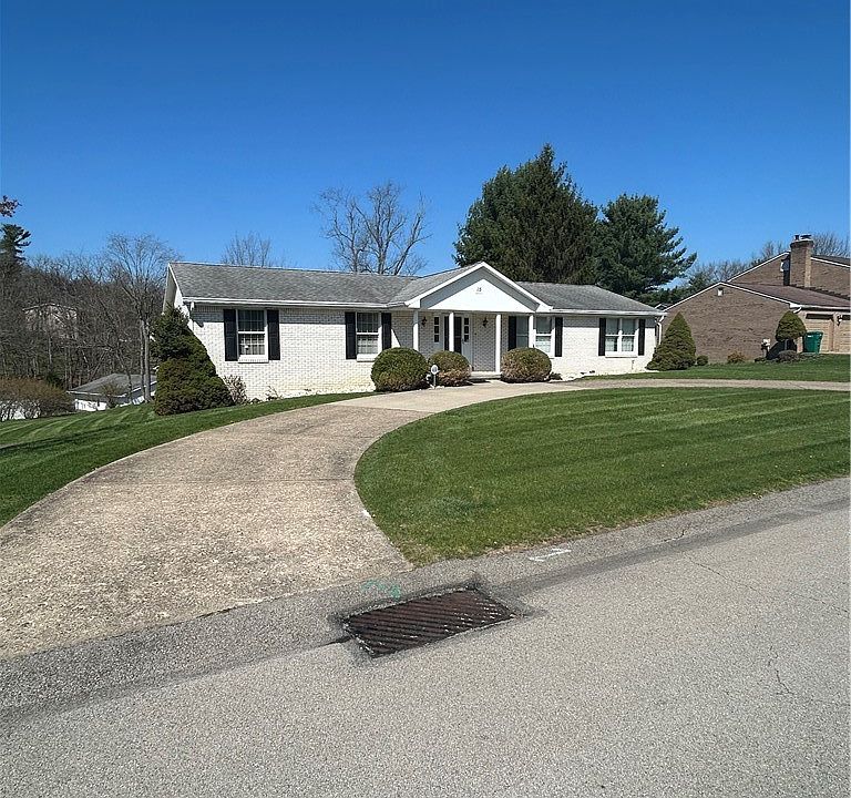 2nd image of 15 Holly Ridge Rd N