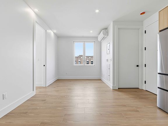 2nd image of 948 New York Ave #3D