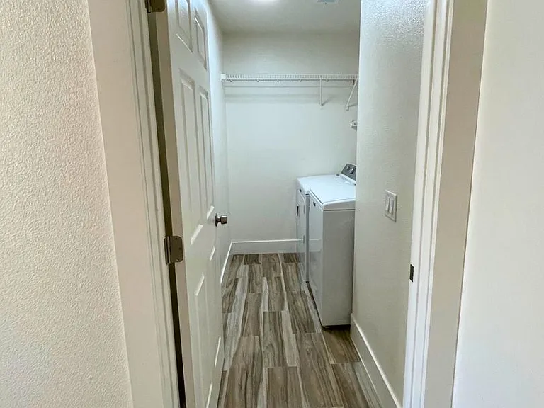 2317 Logsdon Dr — Photo 13