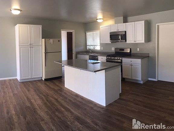 2nd image of 3960 Camellia Ln