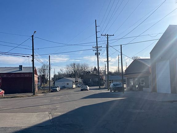 5th image of 660 S Seminary St