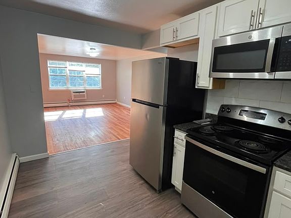 3rd image of 101 Folly Brook Blvd #B3