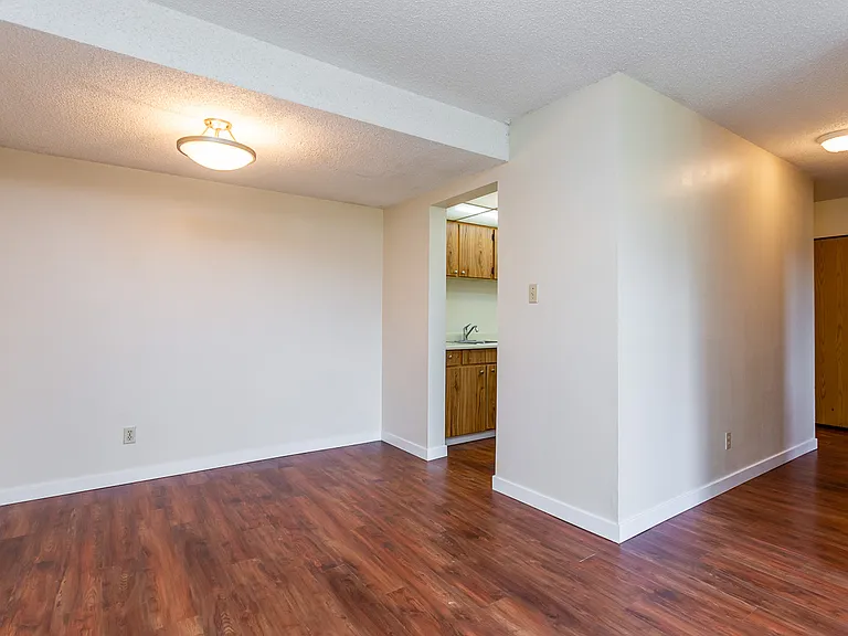 8200 Colonial Dr — Photo 6